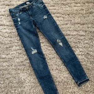 &Denim Super Skinny Low Waist Frayed Hem Jeans